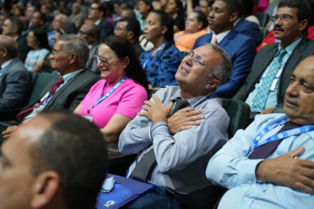 Professores são impactados por mensagens no terceiro dia de conferência