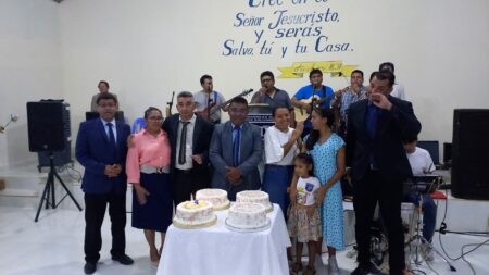 AD em Villa Tunari, na Bolívia, completa 4 anos e inaugura templo
