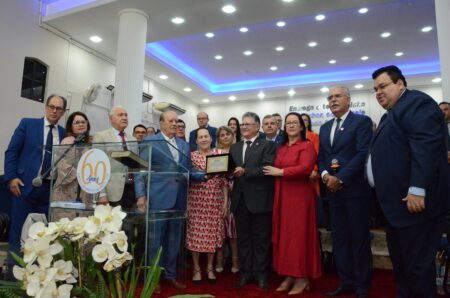 Pastor Pery Brizolla é jubilado em um culto festivo