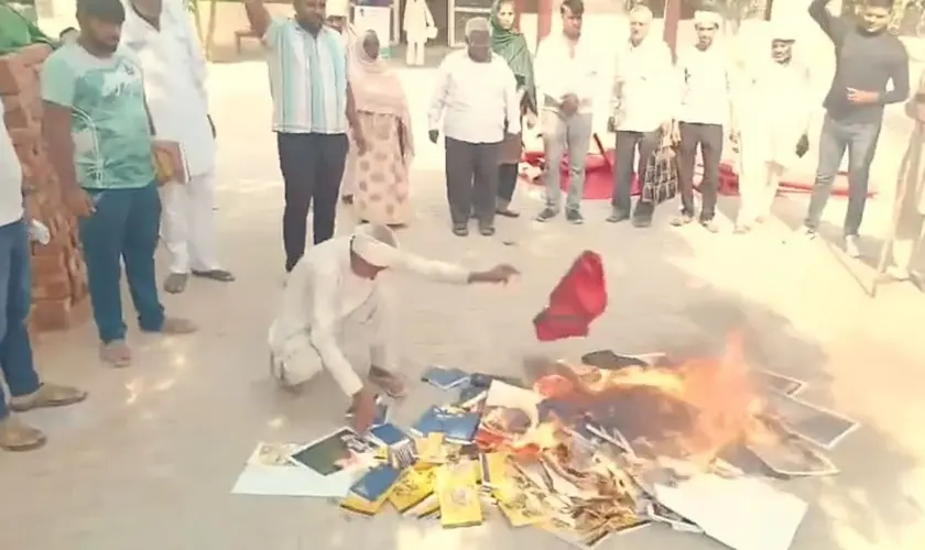 Cristãos são atacados e forçados a queimar Bíblias em vila do norte na Índia