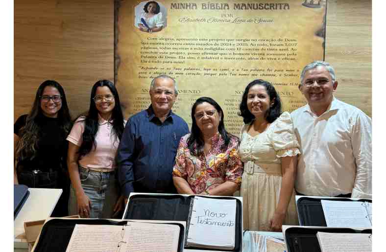 Membro da Assembleia de Deus transcreve a Bíblia completa à mão