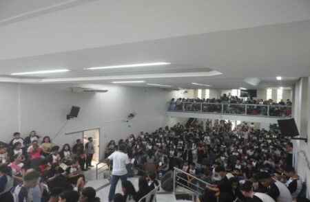 Adolescentes assembleianos em Porto Alegre imergem no estudo da Bíblia
