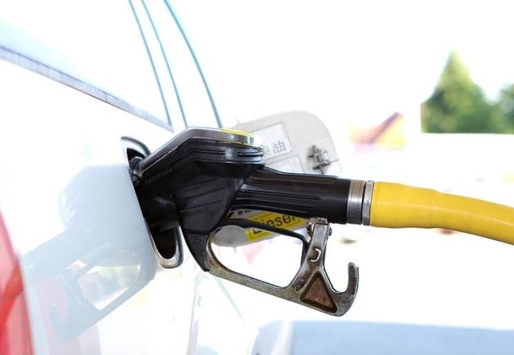 Igreja oferece gasolina grátis e evangeliza centenas de motoristas nos EUA