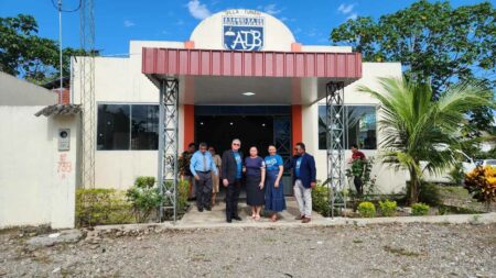 Assembleia de Deus na Bolívia celebra seis anos de fundação