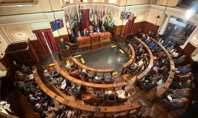 Câmara Municipal de Niterói celebra centenário da Assembleia de Deus no município