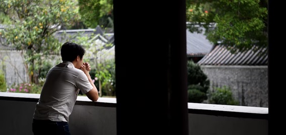 Pastor é liberto da prisão na China
