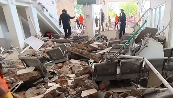 Terremoto de magnitude 7,7 deixa 68 mortos na Indonésia