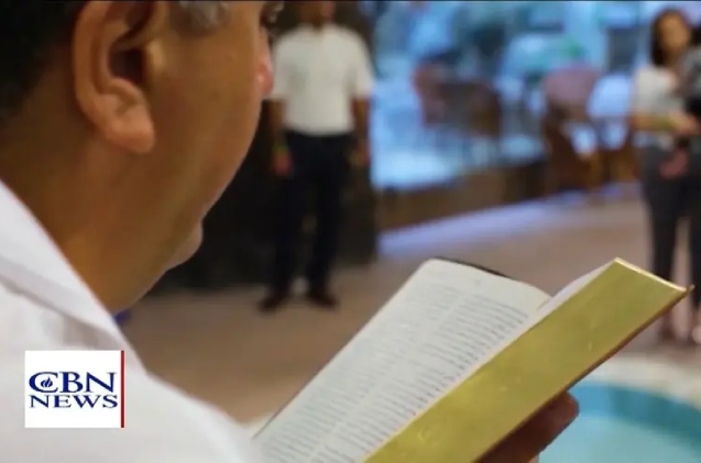 Igreja clandestina cresce no Irã em meio à crise e perseguição