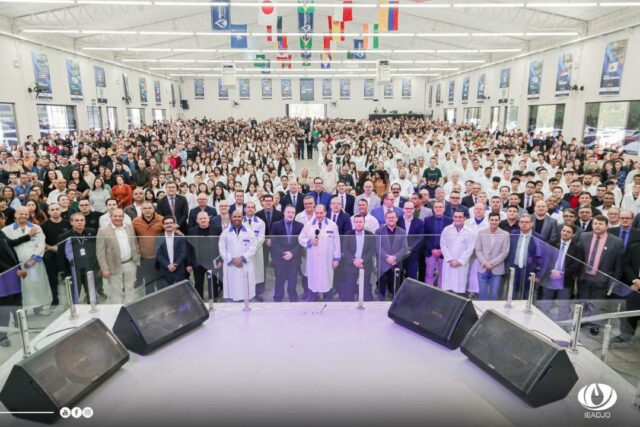 AD Joivinlle batiza 334 novos convertidos