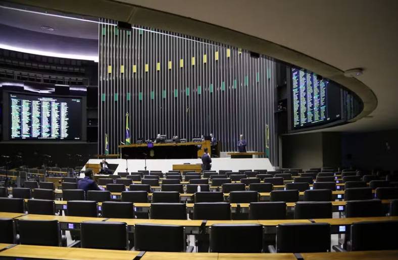 Câmara dos Deputados abre novo concurso com salários de 32 mil reais