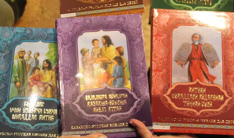 Bíblia infantil desperta interesse de família curda por Jesus na Ásia Central